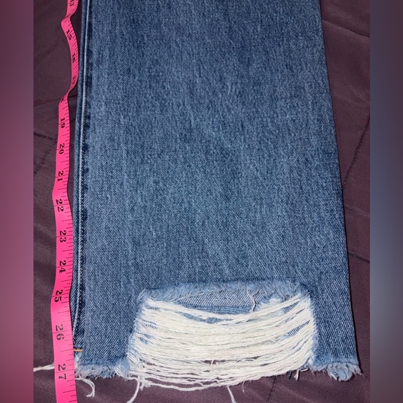 Altar'd State Distressed Straight Leg Jeans - Blue Size 29 NWT - Picture 7 of 7
